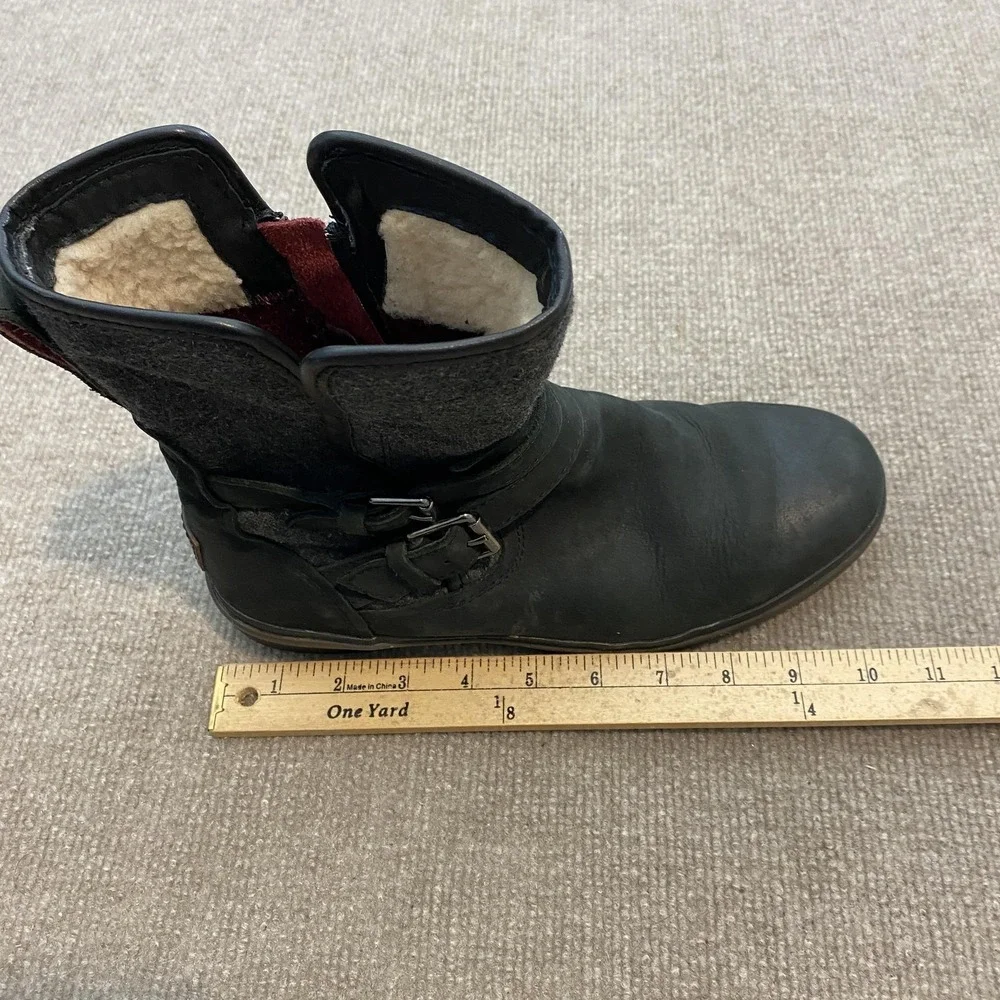 UGG Boots Womens Size 10 Black‎ Leather Shearling Mid Calf Waterproof Zip Buckle